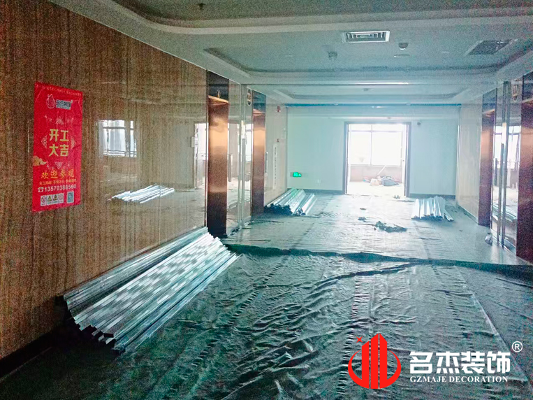 ���Ͻ���